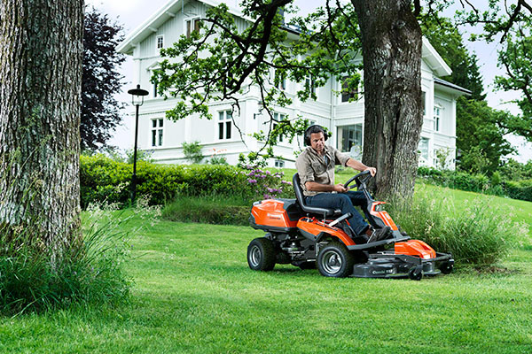 riding lawnmower