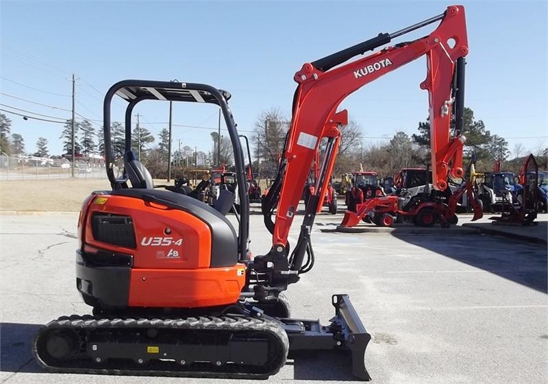 EXCAVATOR, KUBOTA U35- 8,300# W/ THUMB - 1